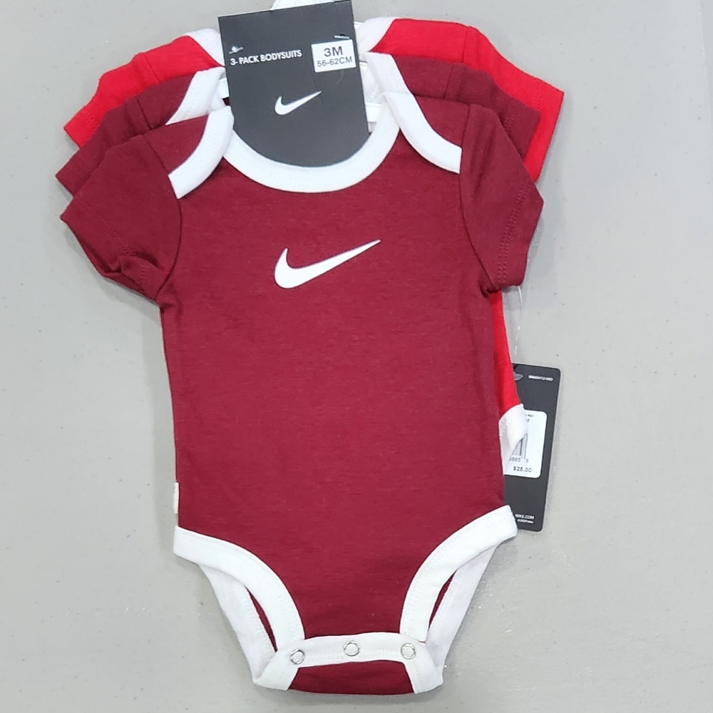 🆕️ Nike 3 pk Onesie